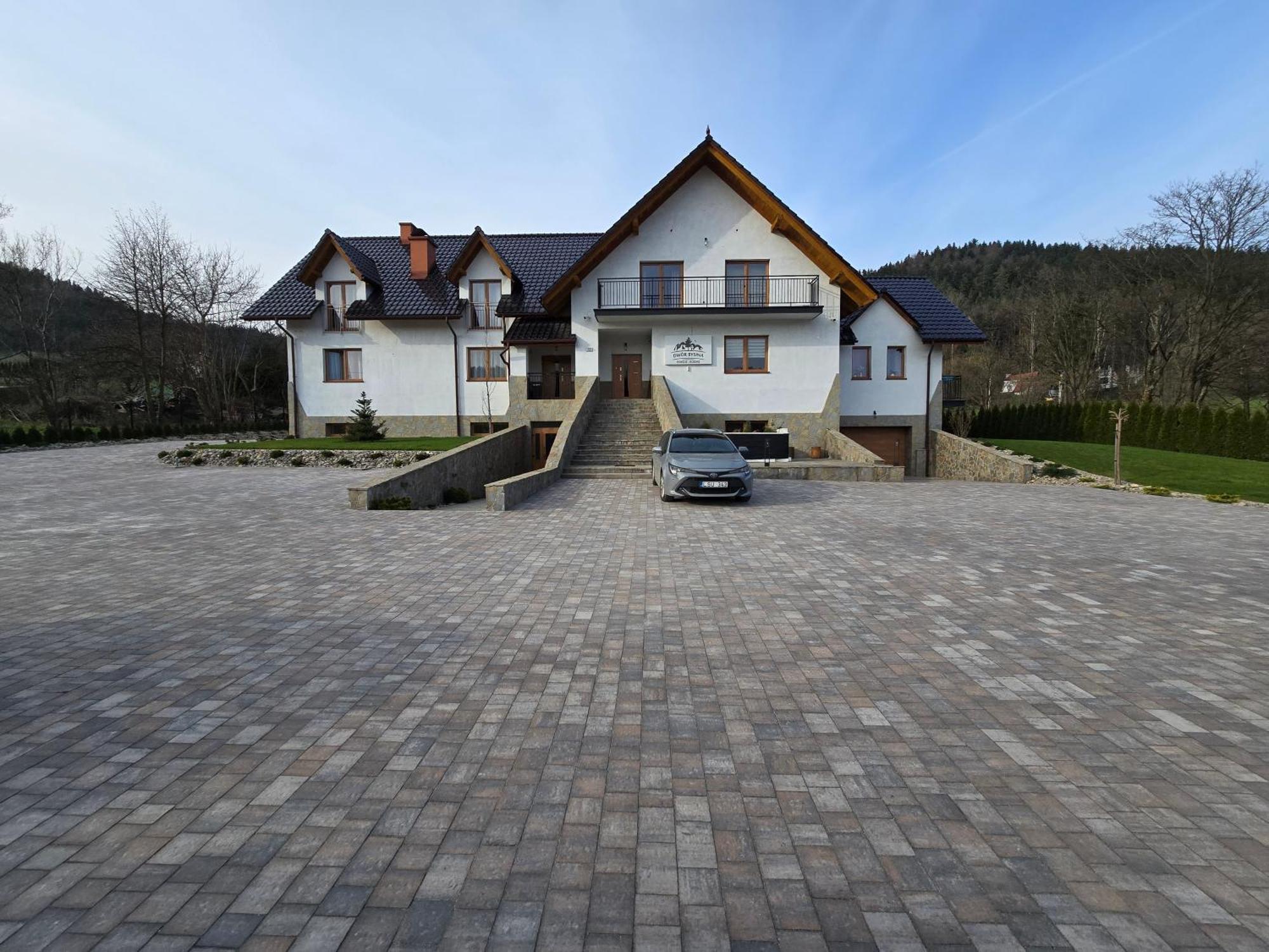 Villa Dwor Bysina Myślenice Exterior foto